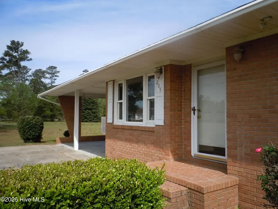 209 Complex Street, Tabor City, NC 28463 - #2