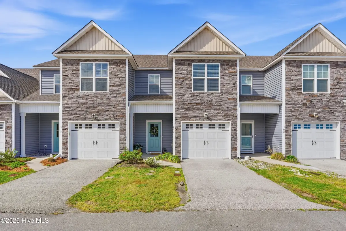 310 S Stingray Lane, Sneads Ferry, NC 28460 - #1