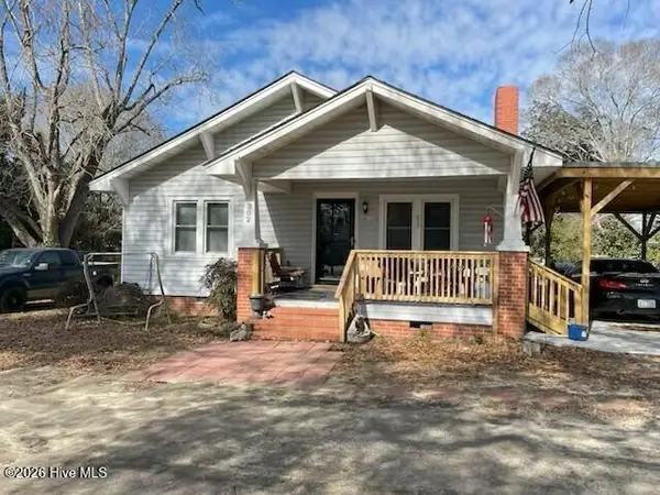 302 W Wilmington Street, Burgaw, NC 28425