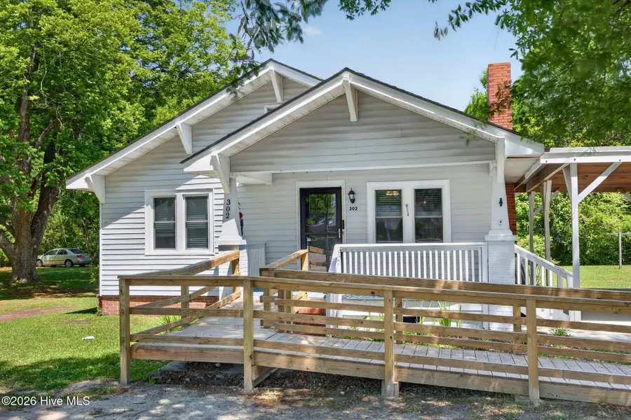 302 W Wilmington Street, Burgaw, NC 28425 - #2