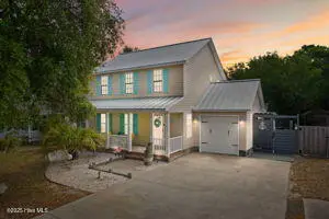 124 NE 15th Street, Oak Island, NC 28465 - #2