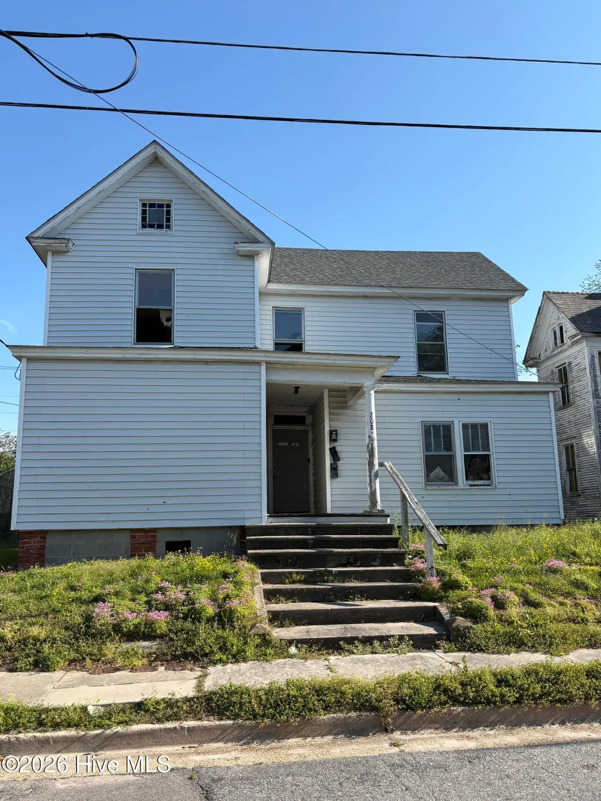 208 W Burgess Street, Elizabeth City, NC 27909 - #1