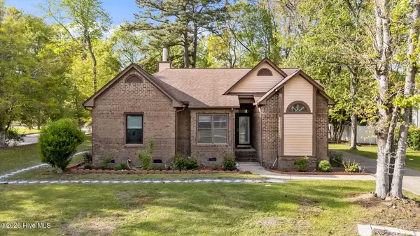 801 Deerfoot Circle, New Bern, NC 28562