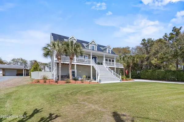 214 Pelican Walk, Hampstead, NC 28443