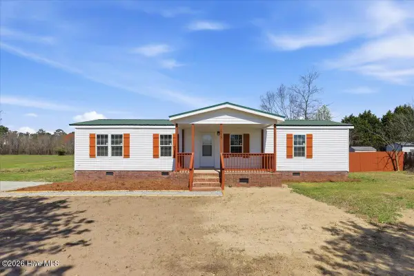 2339 Grover Hardee Road, Winterville, NC 28590