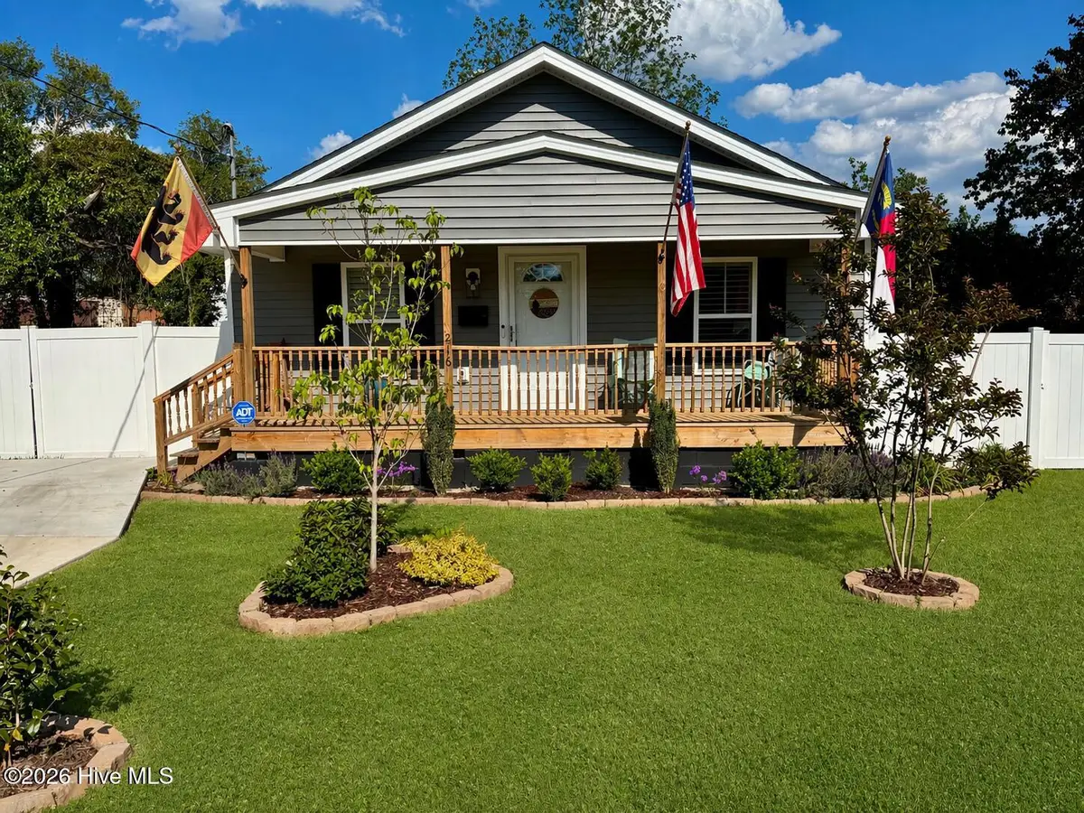 216 Jones Street, New Bern, NC 28562 - #1