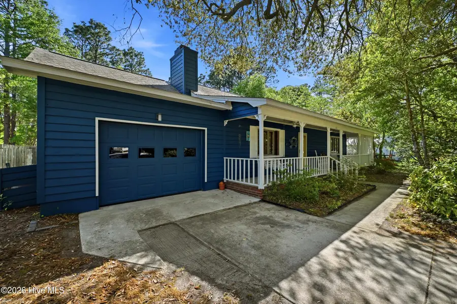 227 E 11th Street, Southport, NC 28461 - #2