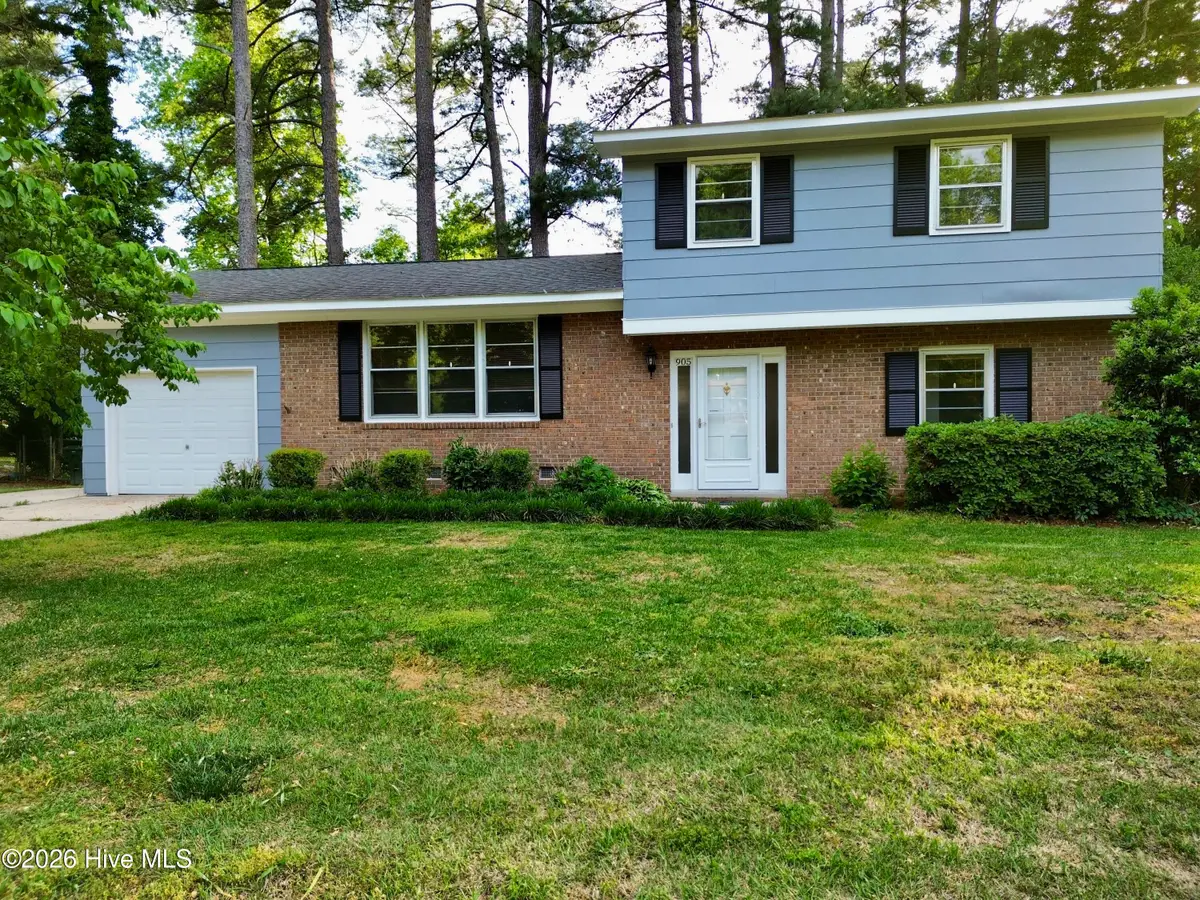 905 Highland Drive, Laurinburg, NC 28352 - #1