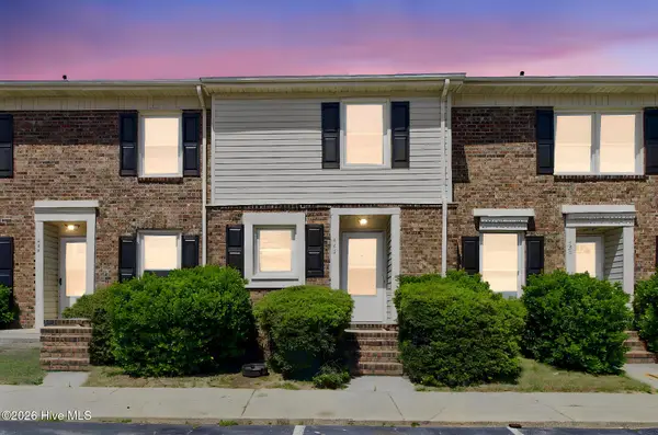 422 Kirkcaldy Court, Fayetteville, NC 28314