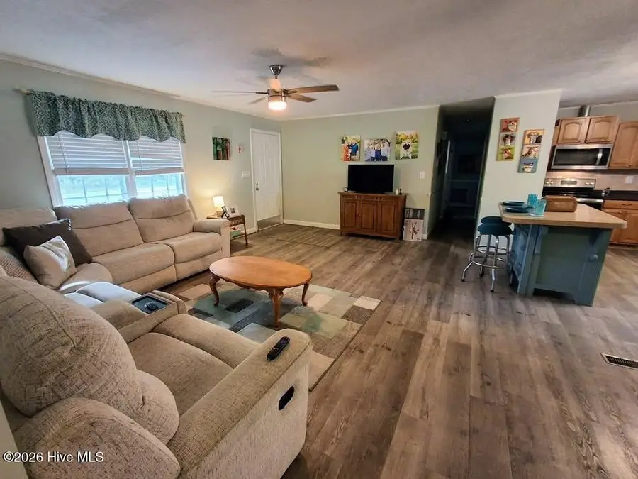 11 Fayetteville Road, Elizabethtown, NC 28337 - #2