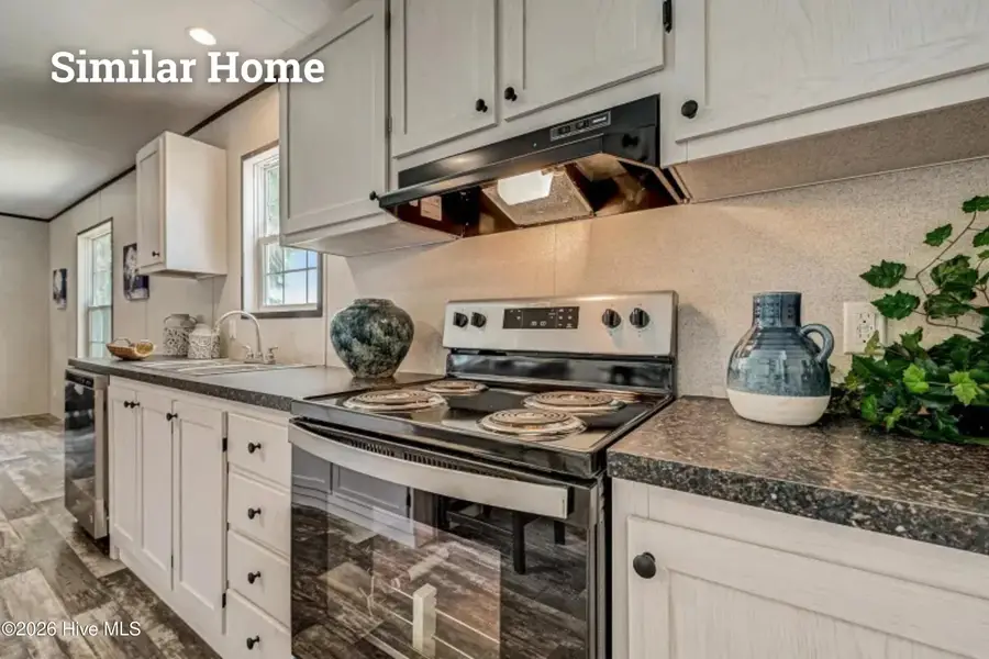 463 N Lee Avenue, Beulaville, NC 28518 - #3