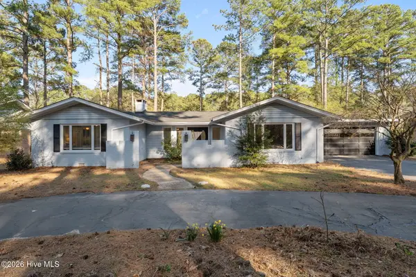 10 Fairway Drive, Whispering Pines, NC 28327