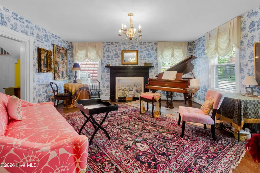 208 Johnson Street, New Bern, NC 28560 - #3