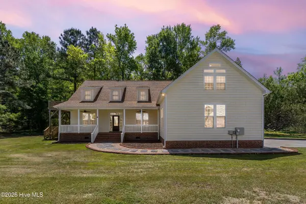 905 Charleston Place, Sneads Ferry, NC 28460