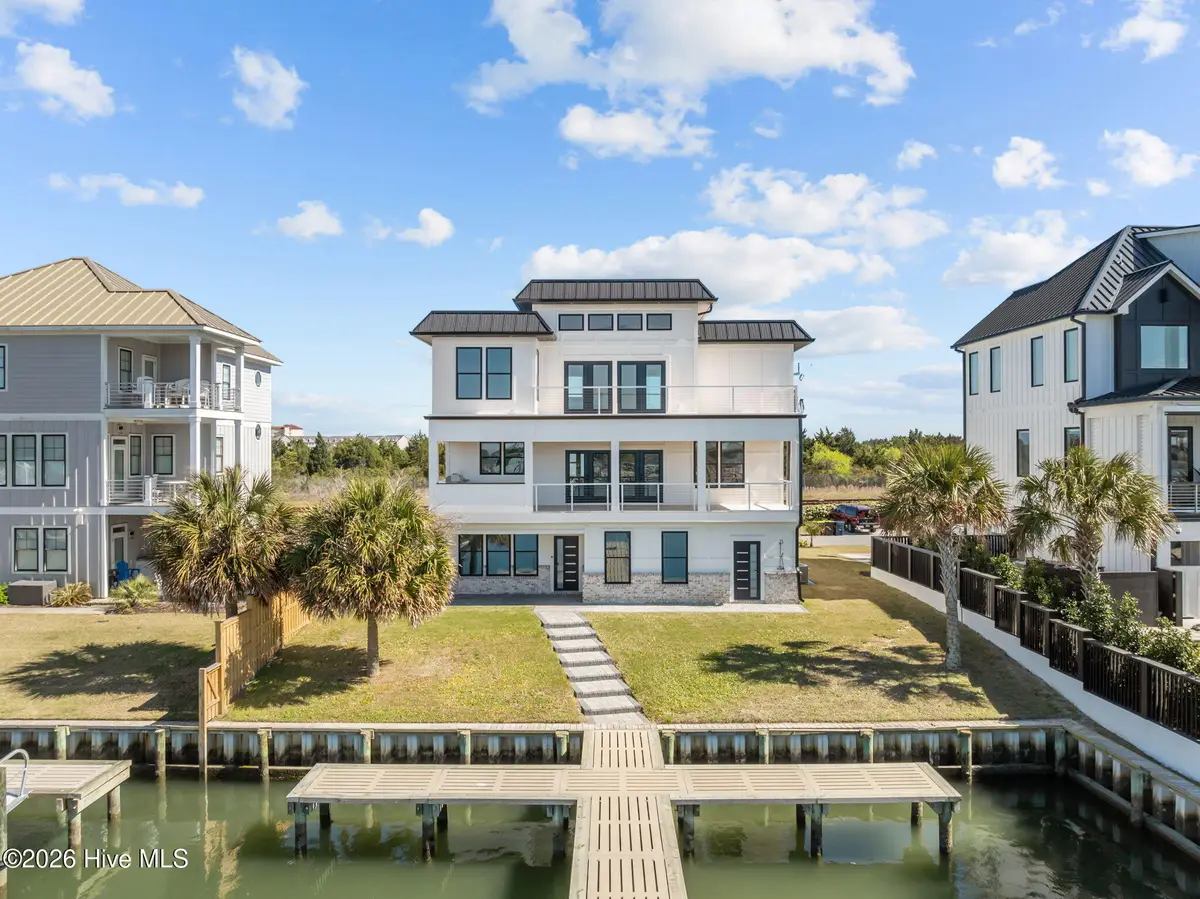 208 Radio Island Road, Morehead City, NC 28557 - #1