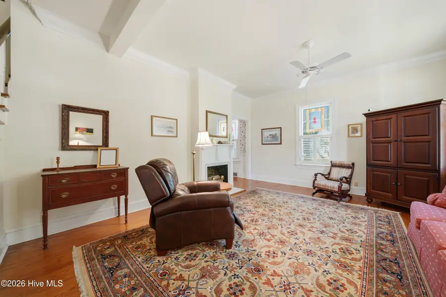 215 W Queen Street, Edenton, NC 27932 - #3