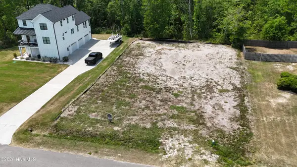 208 River Oats Court, Holly Ridge, NC 28445