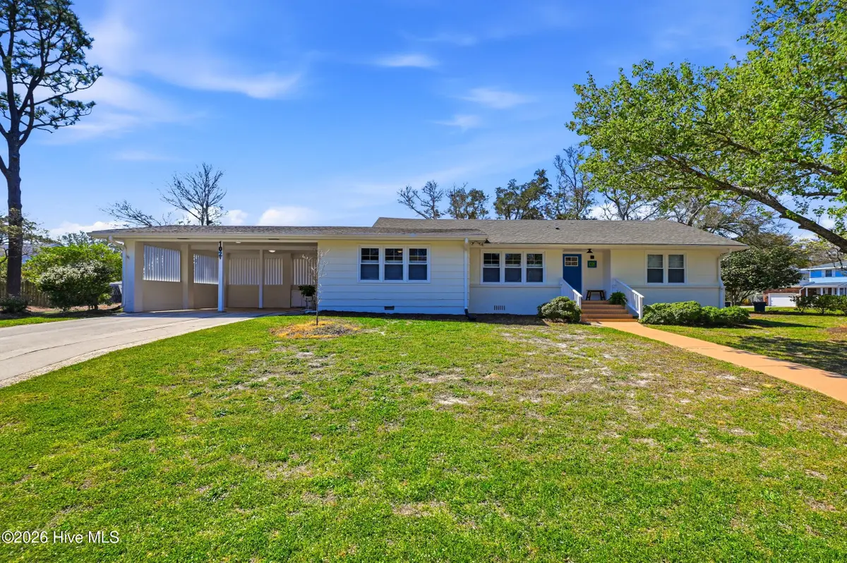 102 S Fodale Avenue, Southport, NC 28461 - #1