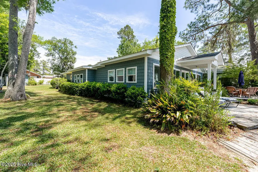 103 W Carolina Avenue, Elizabethtown, NC 28337 - #2