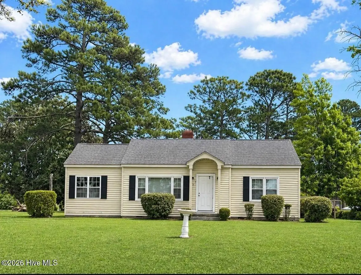 402 Madam Moores Lane, New Bern, NC 28562 - #1
