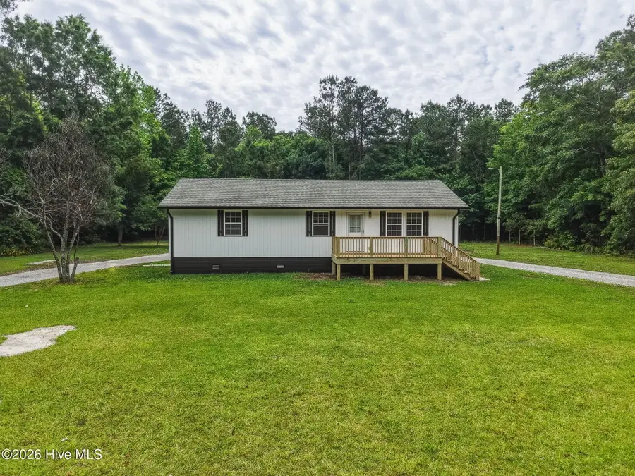 206 Village Drive, Beaufort, NC 28516 - #2
