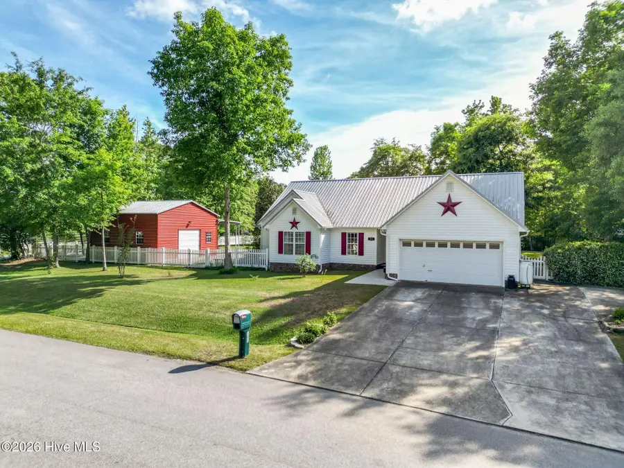 101 Black Walnut Drive, Richlands, NC 28574 - #2