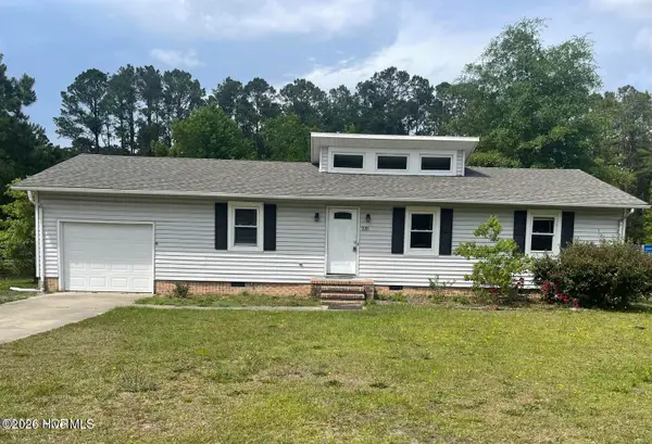 235 Sand Ridge Road, Hubert, NC 28539