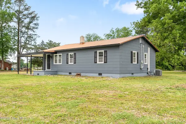 2932 Catherine Lake Road, Richlands, NC 28574