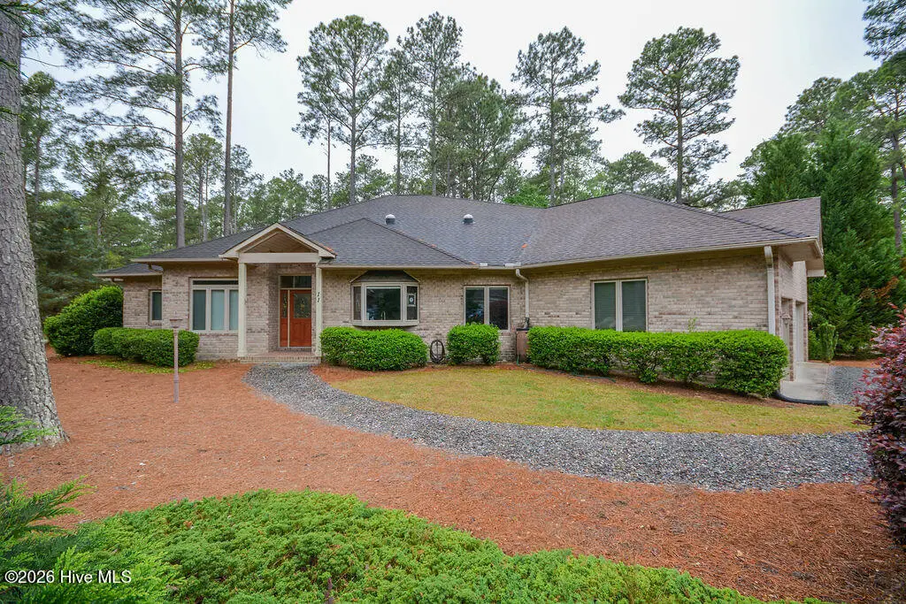 11 Canterbury Circle, Pinehurst, NC 28374 - #1