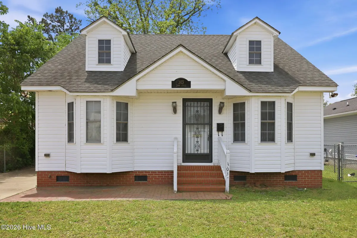 303 Dobbs Street, Hertford, NC 27944 - #1