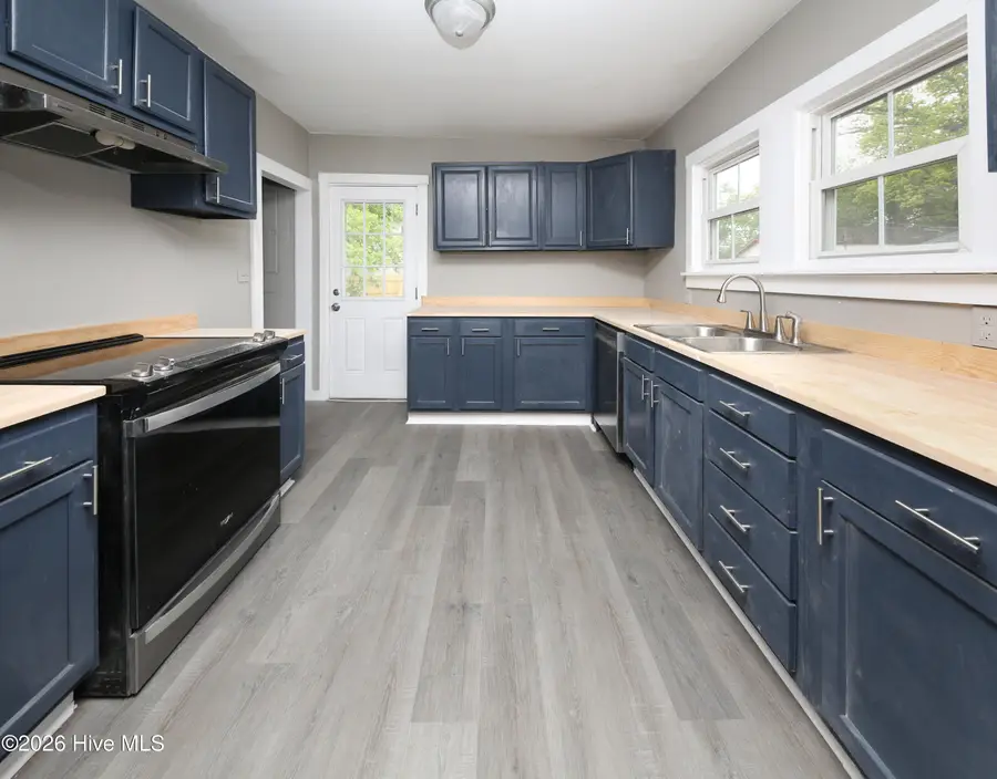 301 Shepard Street, Elizabeth City, NC 27909 - #3
