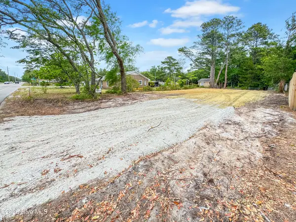 110 Dow Road N, Carolina Beach, NC 28428
