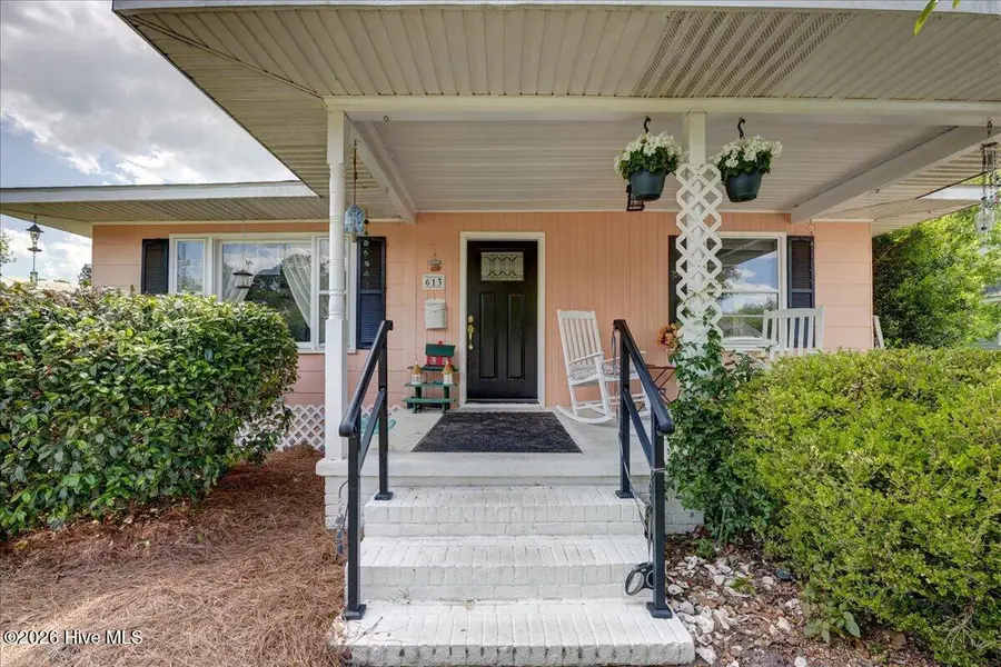 613 Franklin Avenue, New Bern, NC 28560 - #2