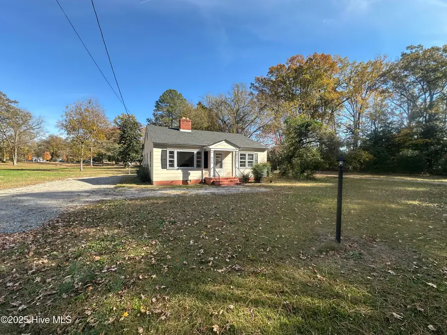 412 Lanoca Avenue, Laurinburg, NC 28352 - #2