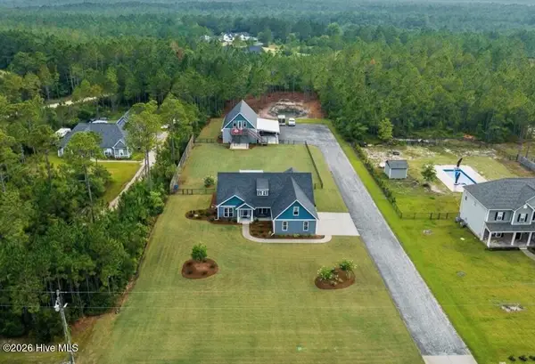 2463 Hoover Road, Hampstead, NC 28443