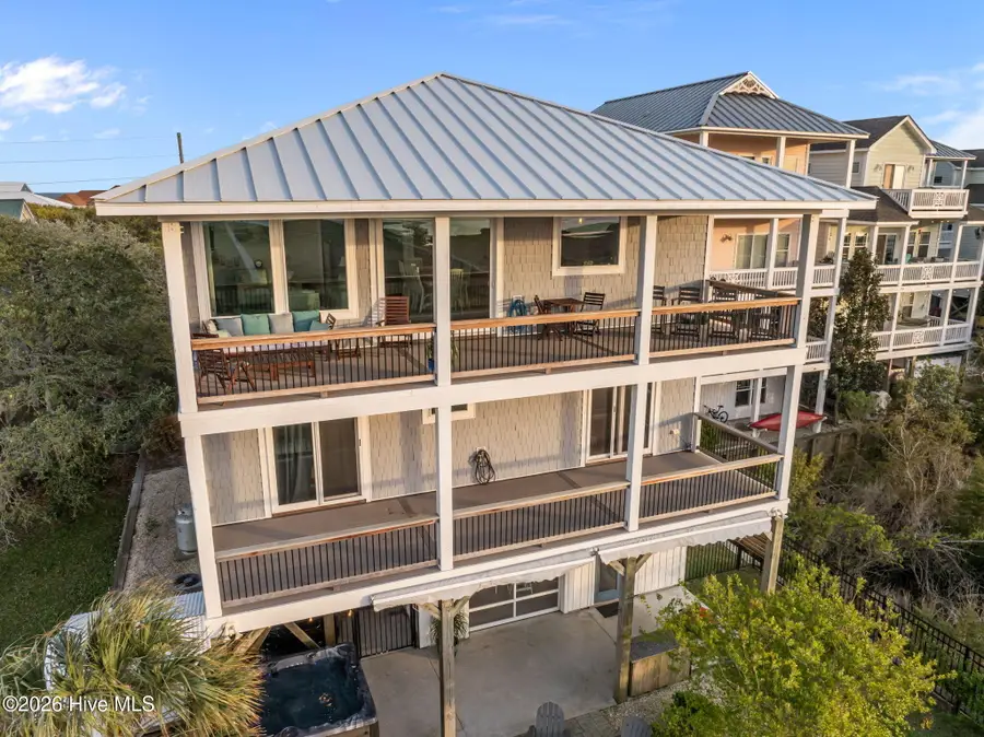 1207 S Topsail Drive, Surf City, NC 28445 - #2