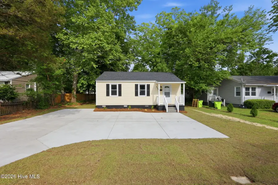 910 Simmons Street, New Bern, NC 28560 - #3