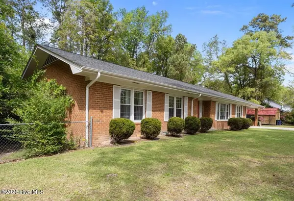 2213 Colony Plaza, Jacksonville, NC 28546