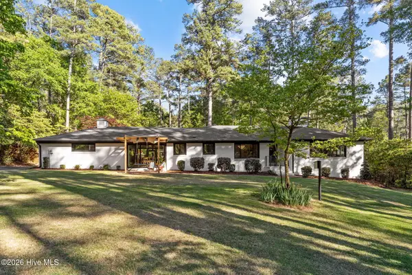 565 S Valley Road, Southern Pines, NC 28387