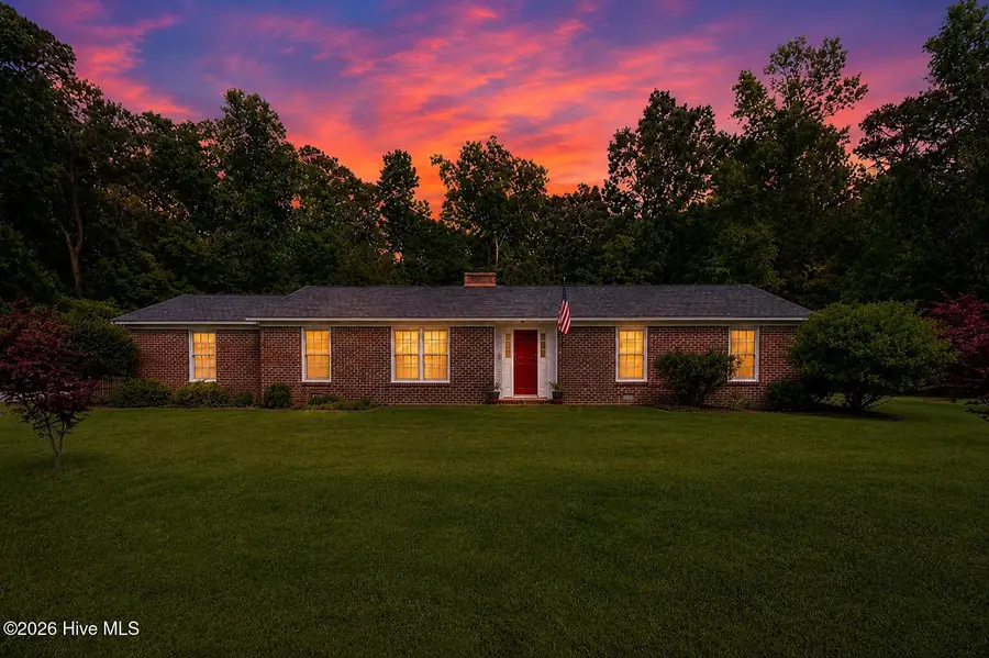 305 Lakeview Avenue, Lake Waccamaw, NC 28450 - #2