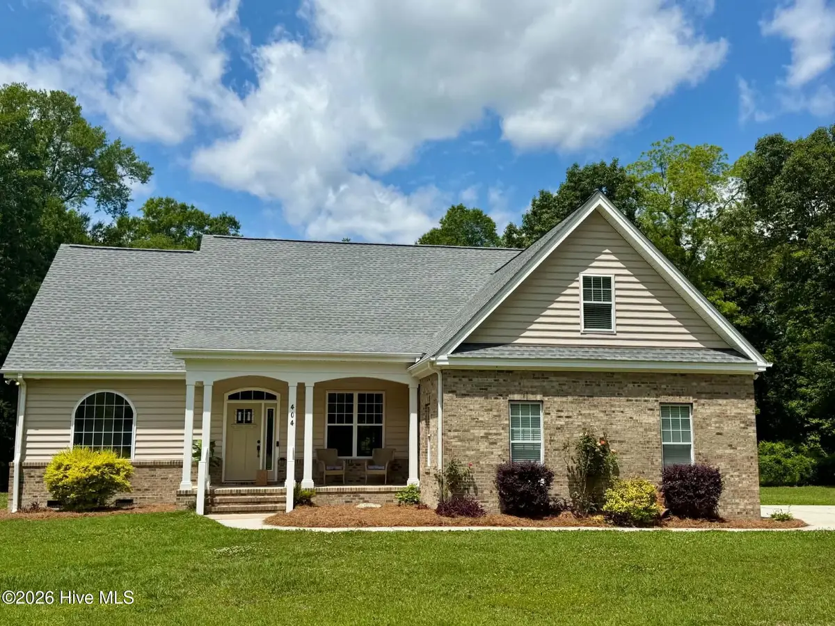 404 Old Swann Point Avenue, Rocky Point, NC 28457 - #1