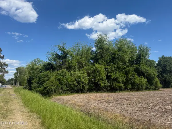 4 W Hayes Street, Burgaw, NC 28425