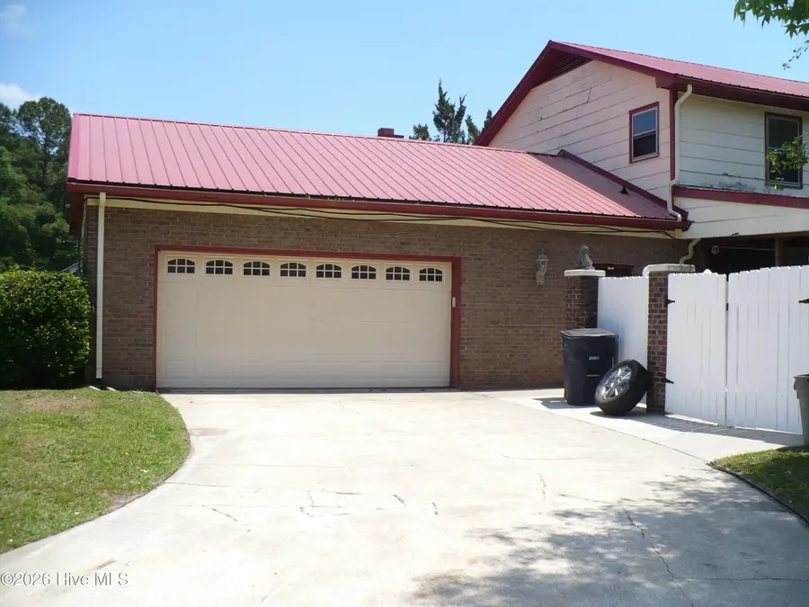 218 Parkwood Drive, Jacksonville, NC 28546 - #3