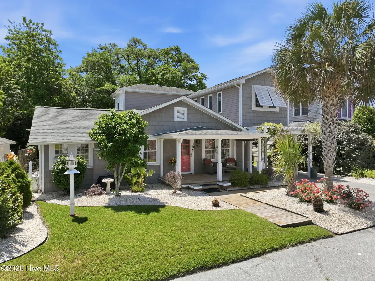 105 S Webb Street, Swansboro, NC 28584 - #1
