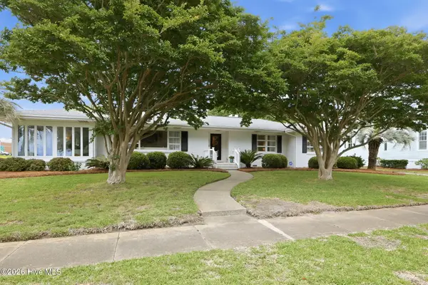 2112 Evans Street, Morehead City, NC 28557