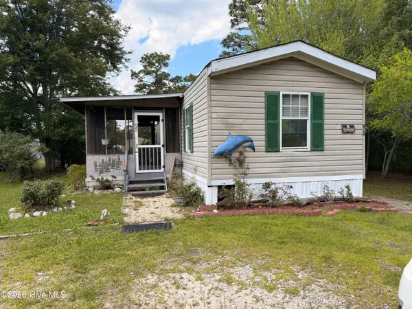 121 S Smith Street, Holly Ridge, NC 28445