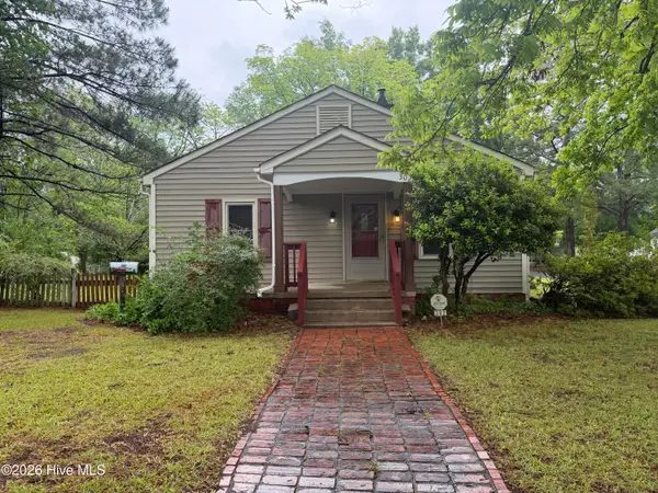 302 N Brevard Street, Selma, NC 27576