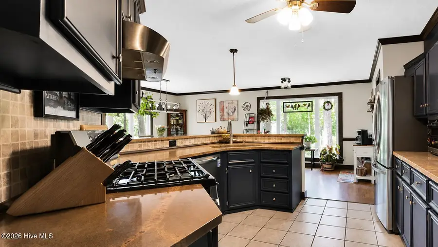 1251 W Acres Lane, Greenville, NC 27834 - #2