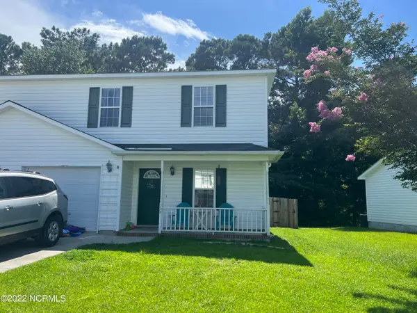 208 Winners Circle S, Jacksonville, NC 28546