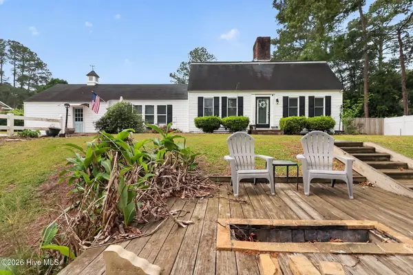 206 Woodland Drive, Clinton, NC 28328